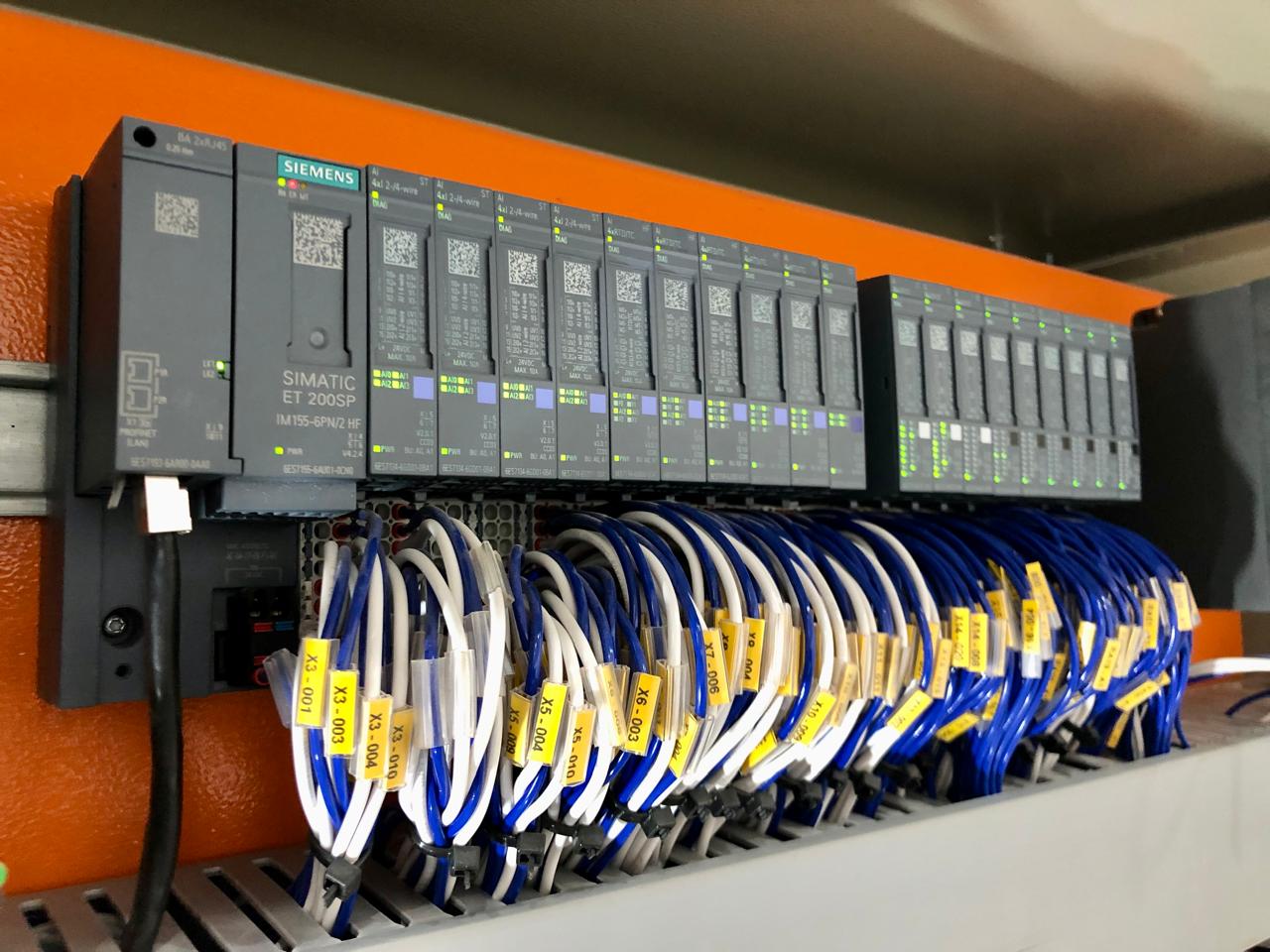 Interior de Painel de Comando